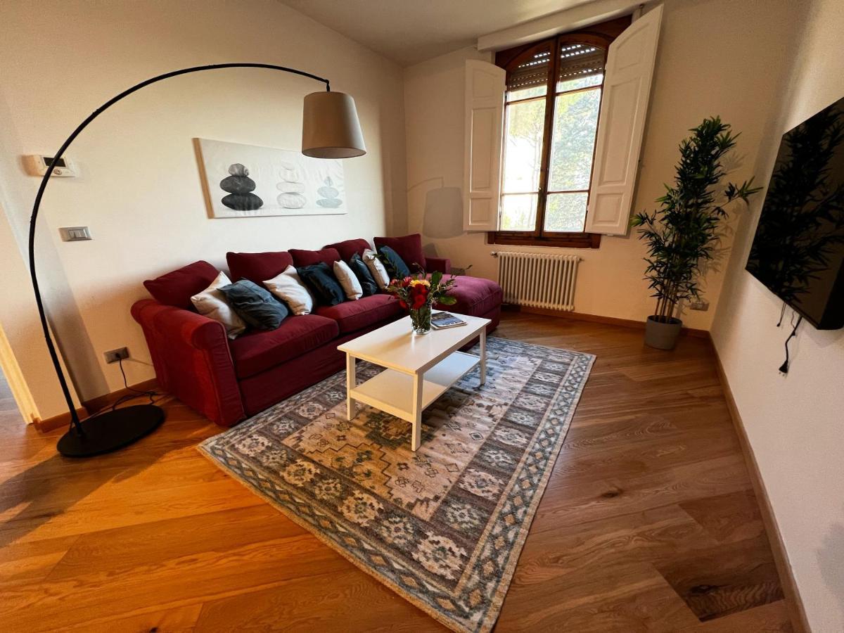 Chic Apt In Villa - Dolcevita Holiday Флоренция Экстерьер фото
