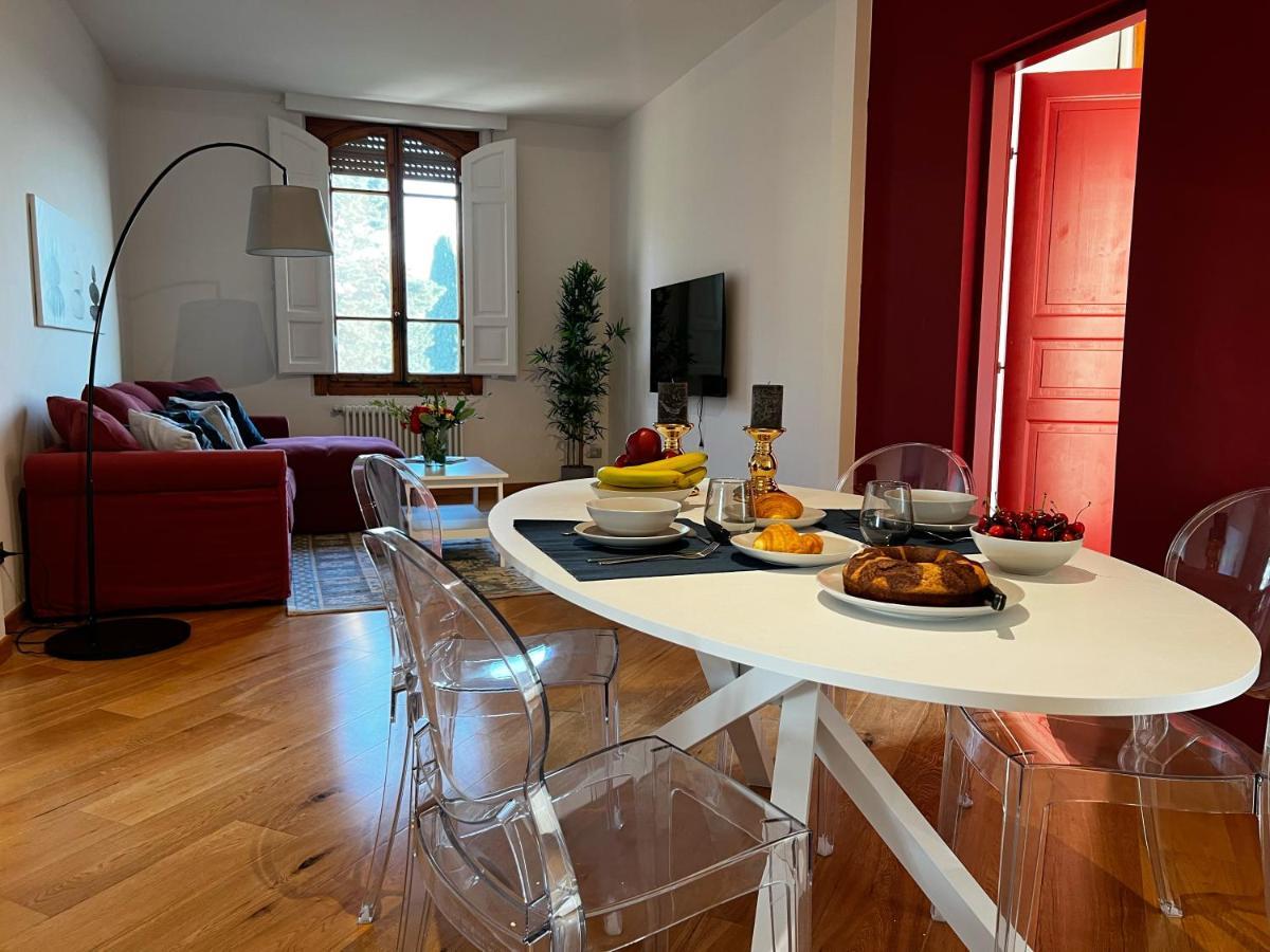 Chic Apt In Villa - Dolcevita Holiday Флоренция Экстерьер фото