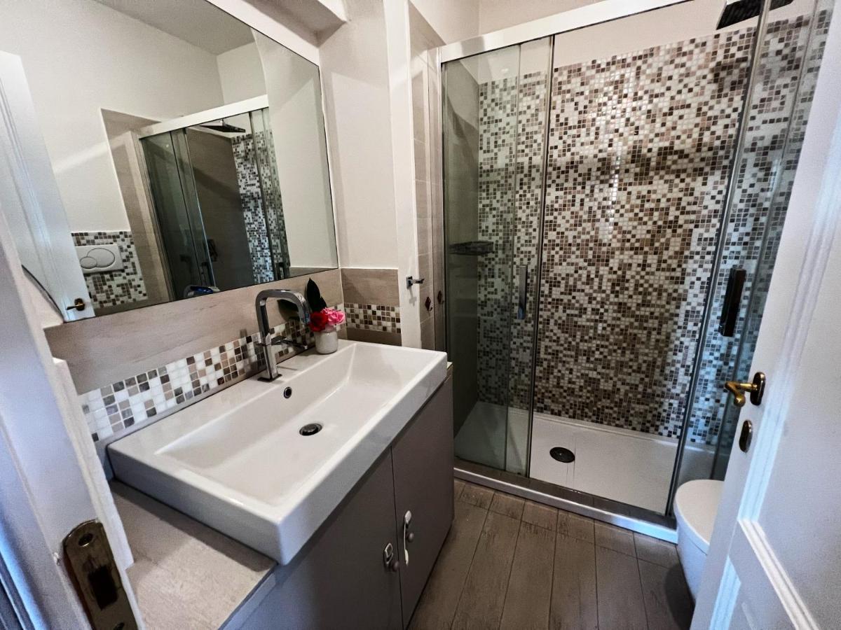Chic Apt In Villa - Dolcevita Holiday Флоренция Экстерьер фото