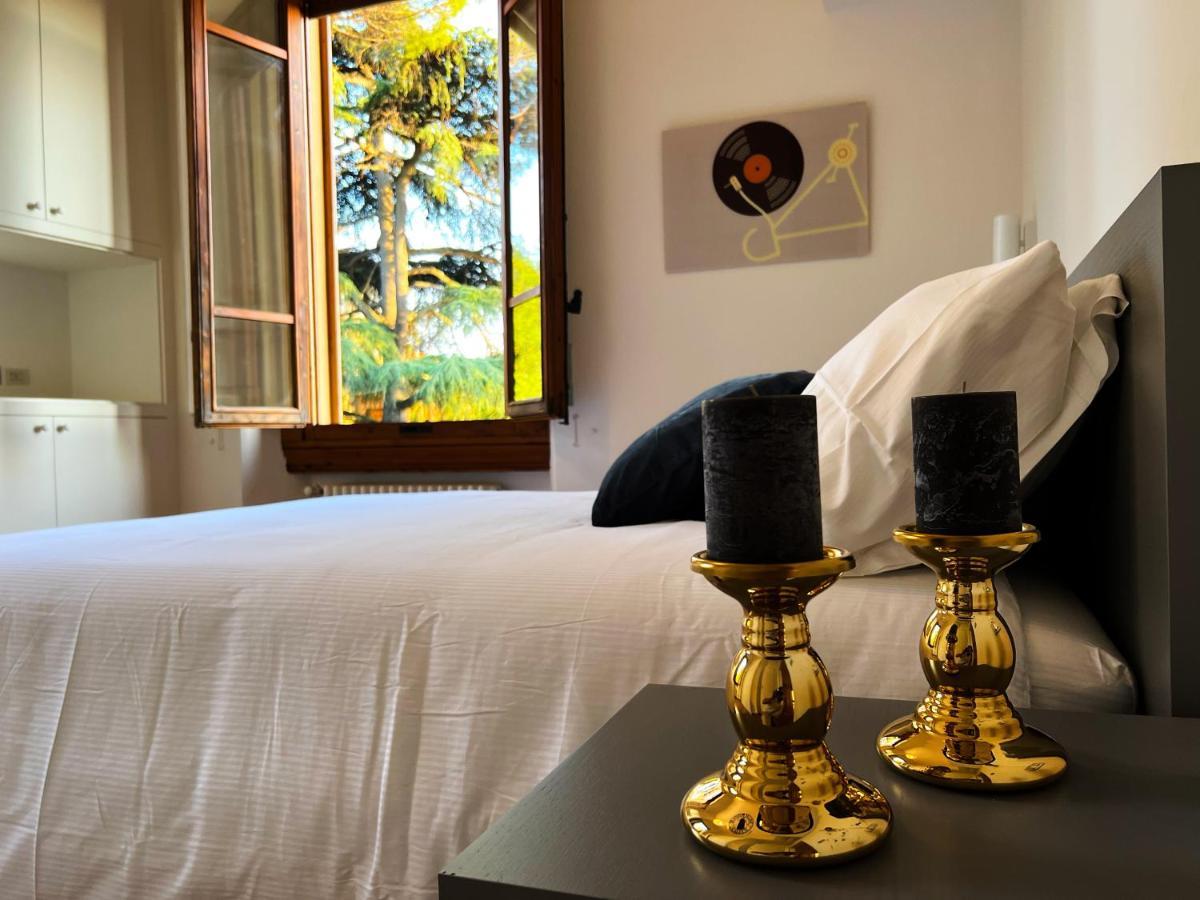 Chic Apt In Villa - Dolcevita Holiday Флоренция Экстерьер фото