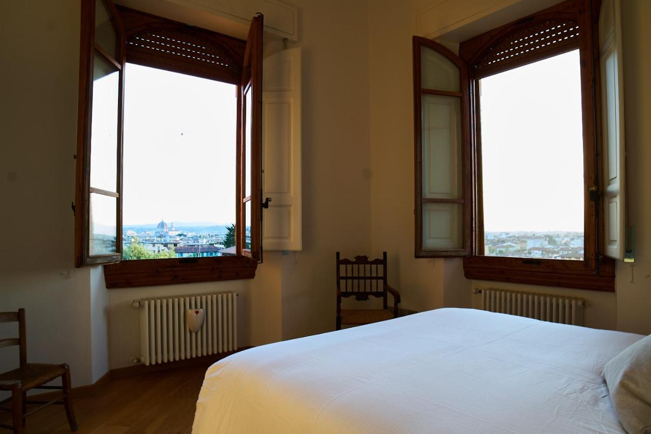 Chic Apt In Villa - Dolcevita Holiday Флоренция Экстерьер фото