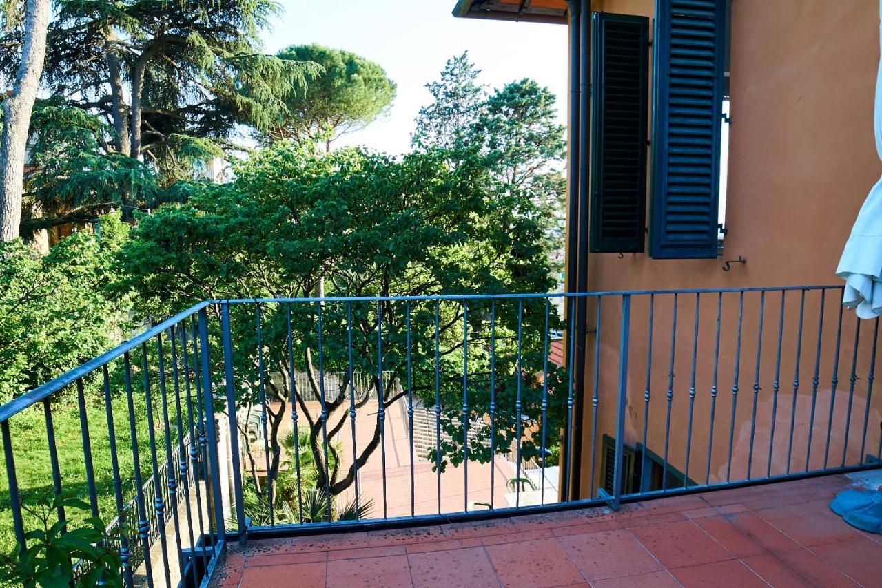 Chic Apt In Villa - Dolcevita Holiday Флоренция Экстерьер фото