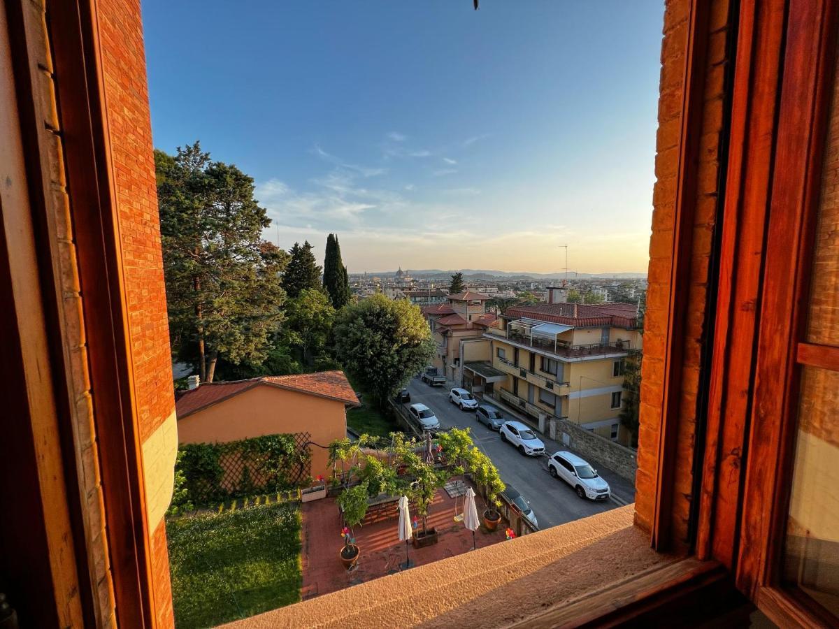 Chic Apt In Villa - Dolcevita Holiday Флоренция Экстерьер фото