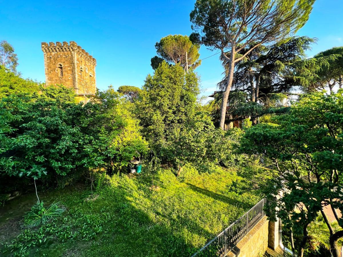 Chic Apt In Villa - Dolcevita Holiday Флоренция Экстерьер фото