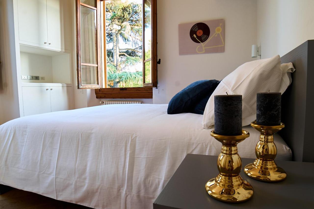 Chic Apt In Villa - Dolcevita Holiday Флоренция Экстерьер фото