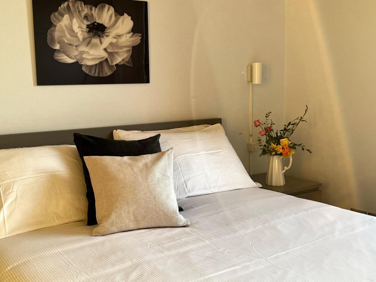 Chic Apt In Villa - Dolcevita Holiday Флоренция Экстерьер фото