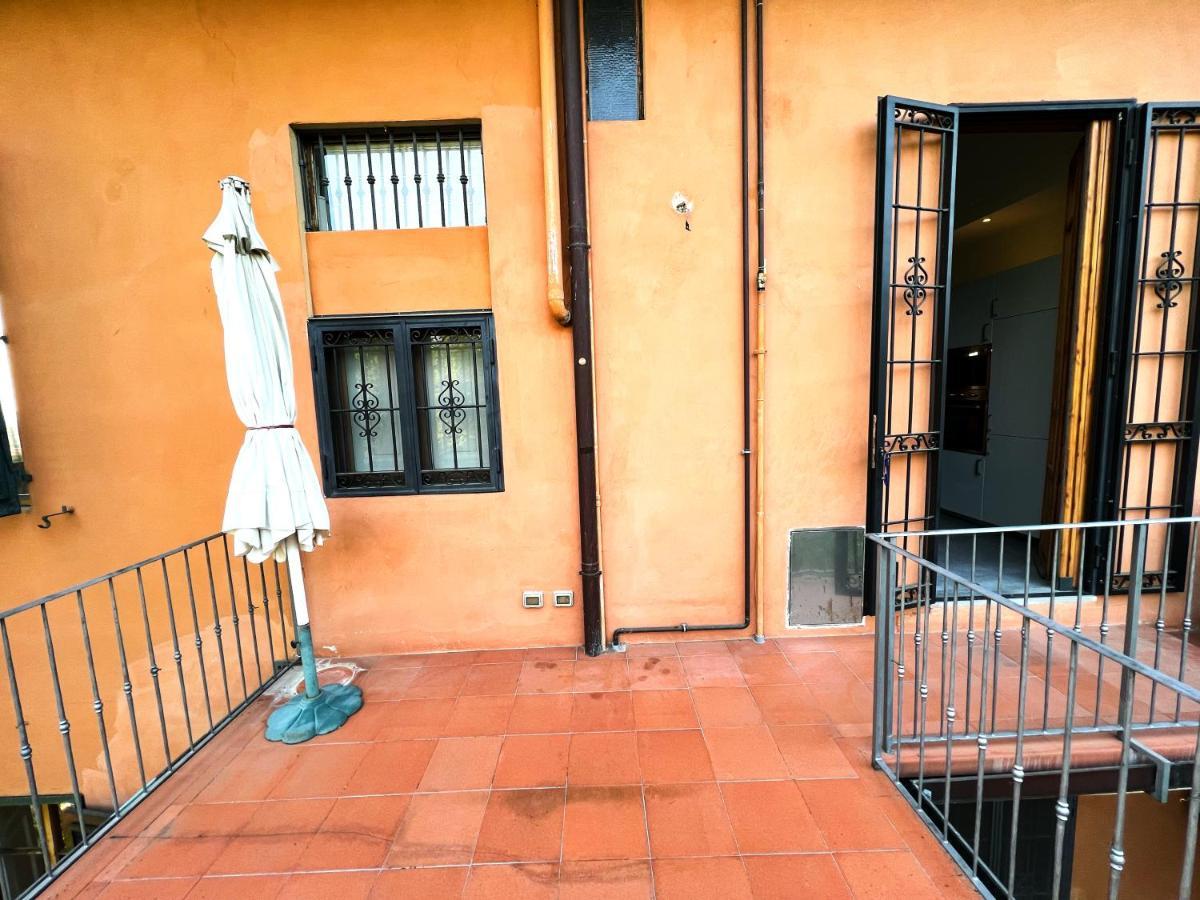 Chic Apt In Villa - Dolcevita Holiday Флоренция Экстерьер фото