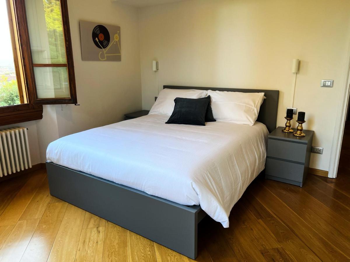 Chic Apt In Villa - Dolcevita Holiday Флоренция Экстерьер фото